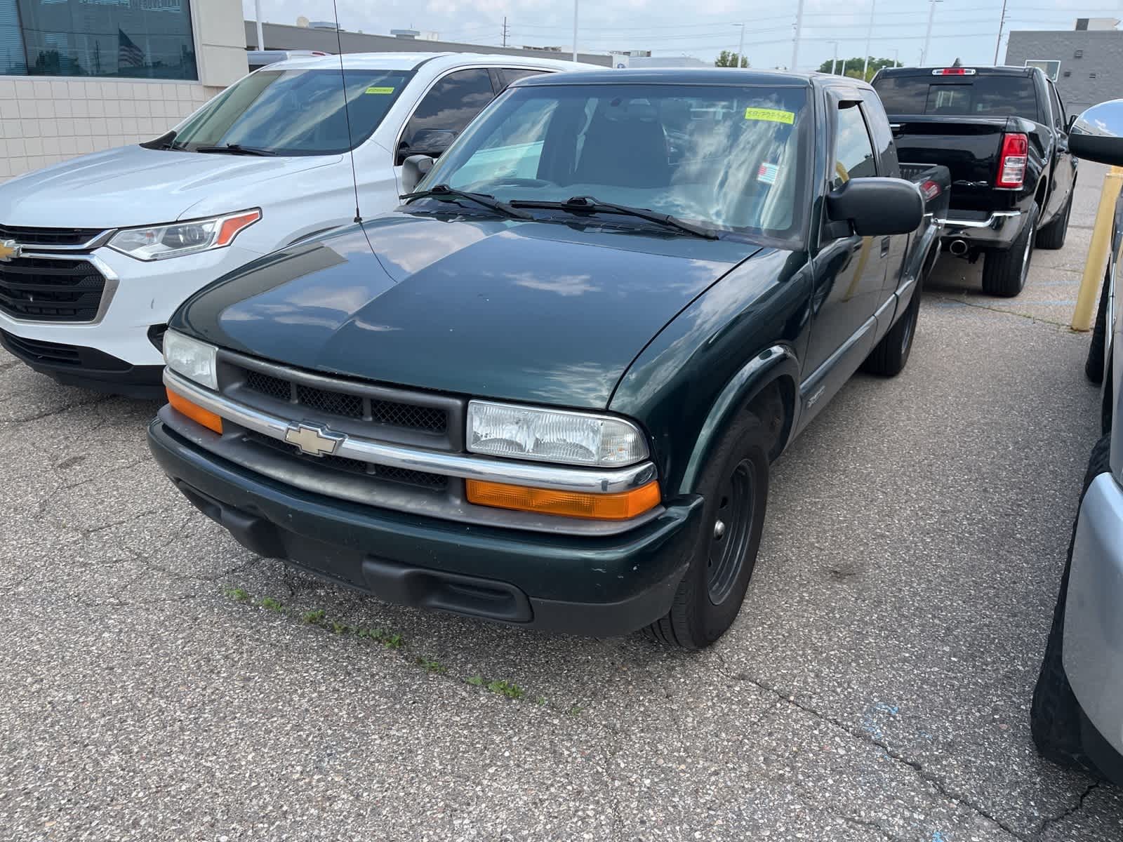 2003 Chevrolet S-10 LS 2