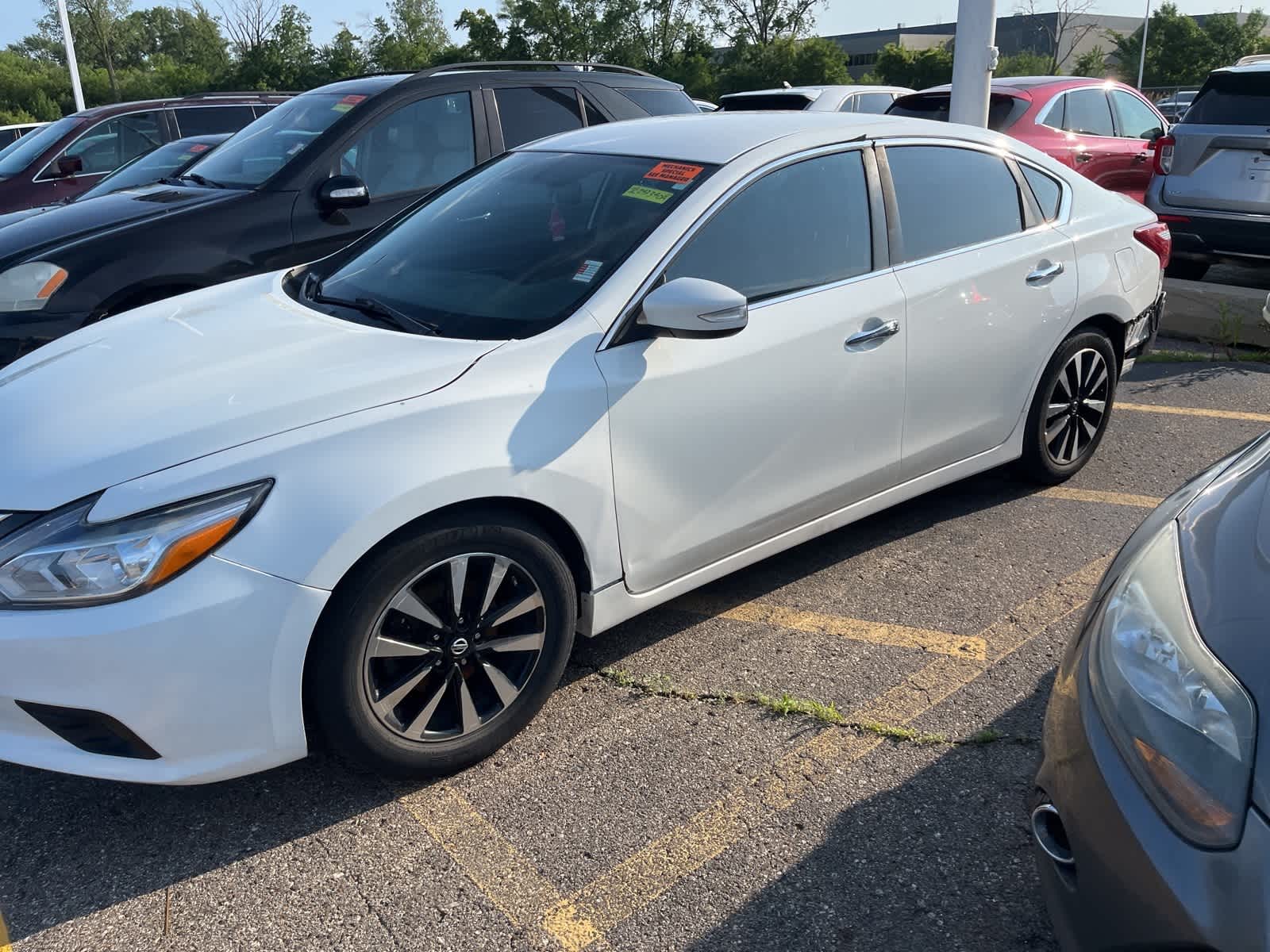 Thumbnail: 2018 Nissan Altima - 9