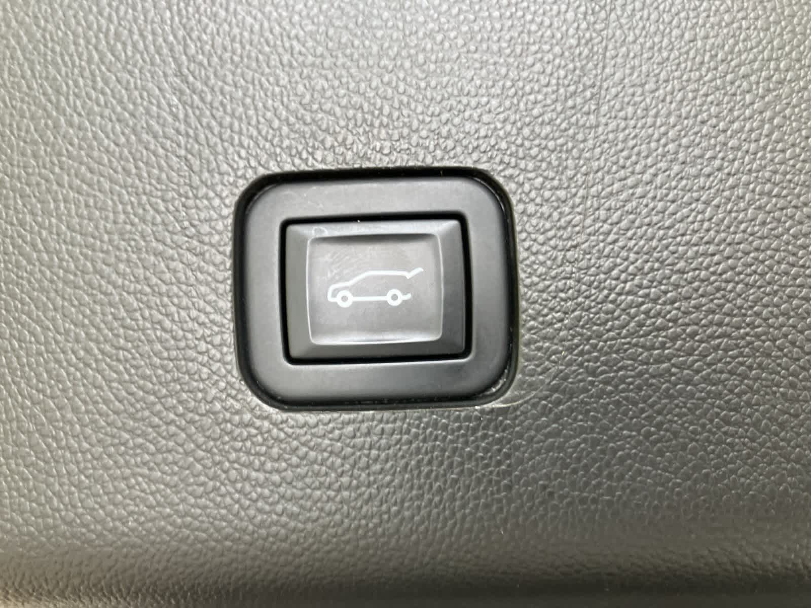 Thumbnail: 2022 Chevrolet Traverse - 33