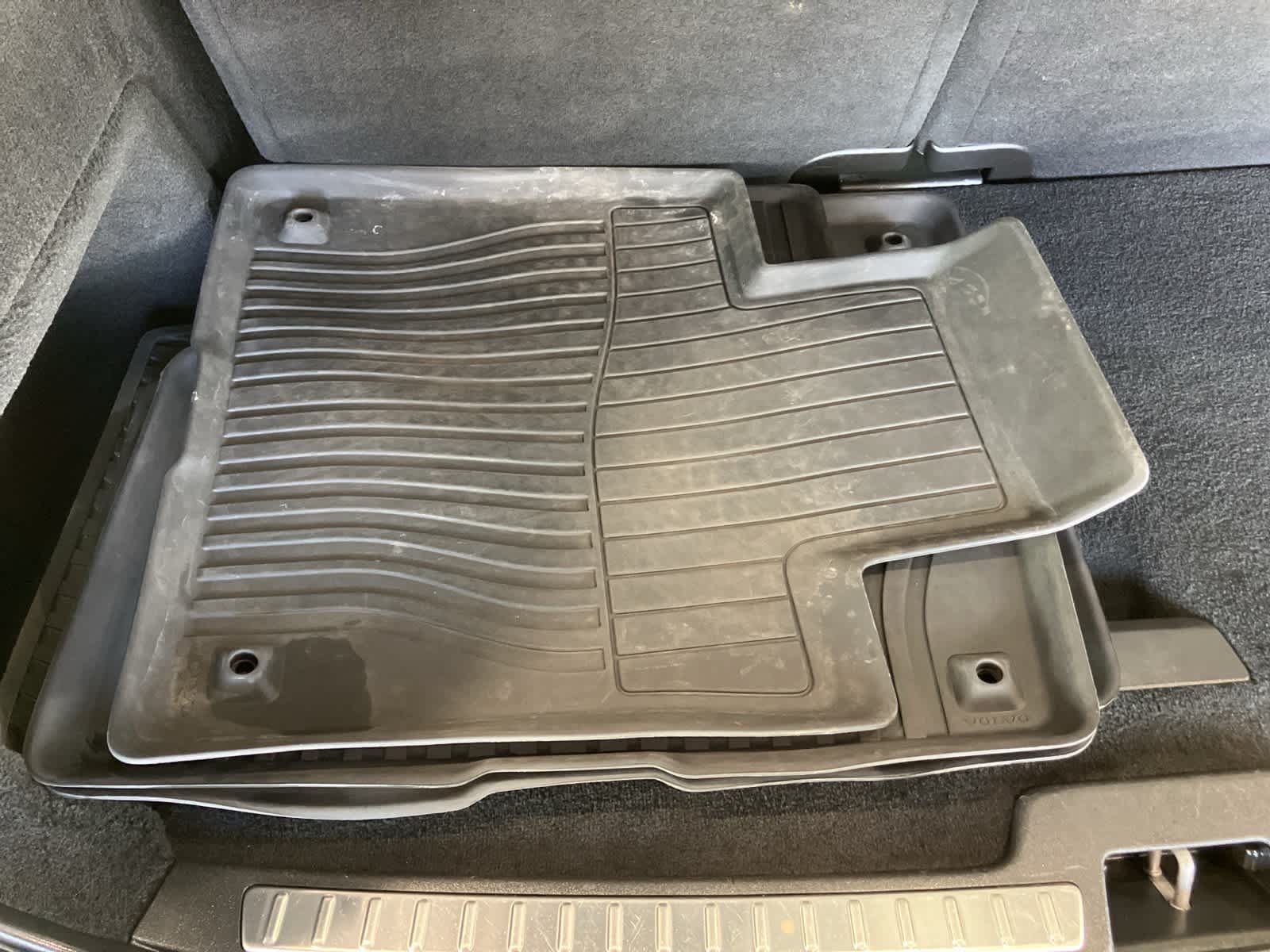 Thumbnail: 2022 Volvo XC90 - 32