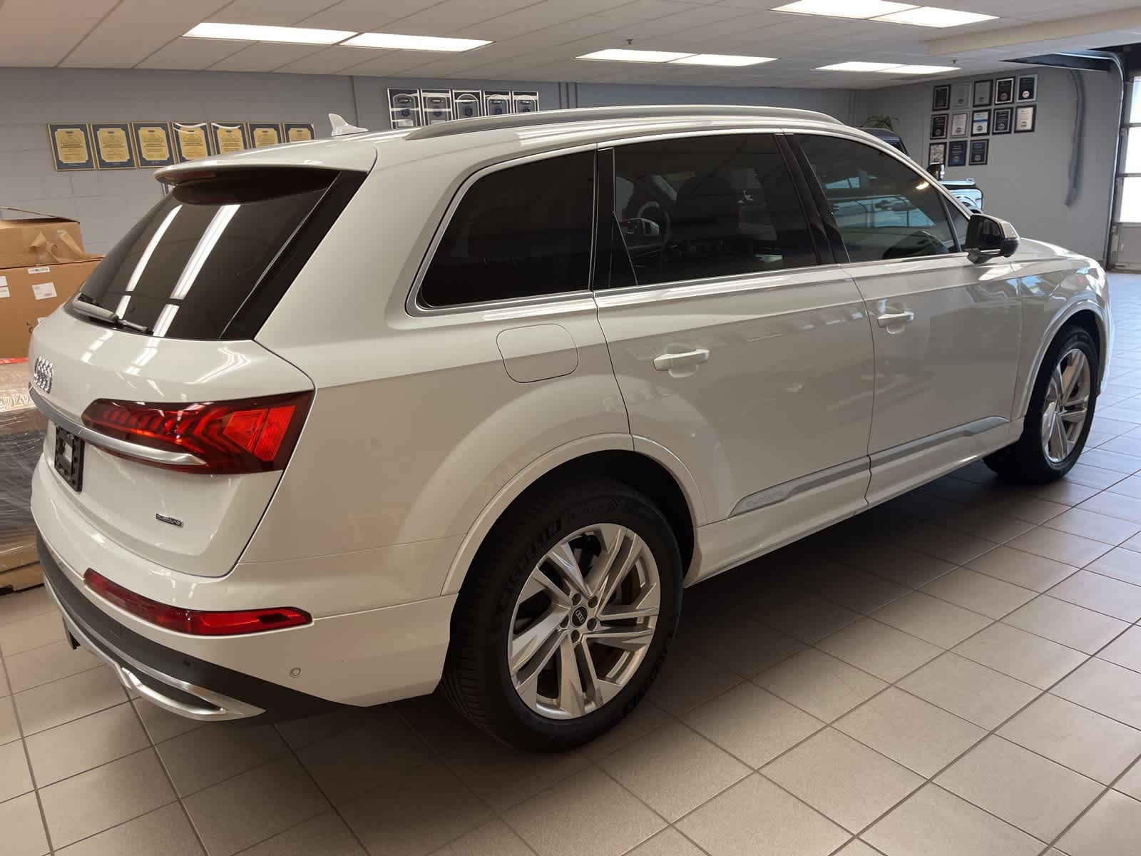 Thumbnail: 2021 Audi Q7 - 13