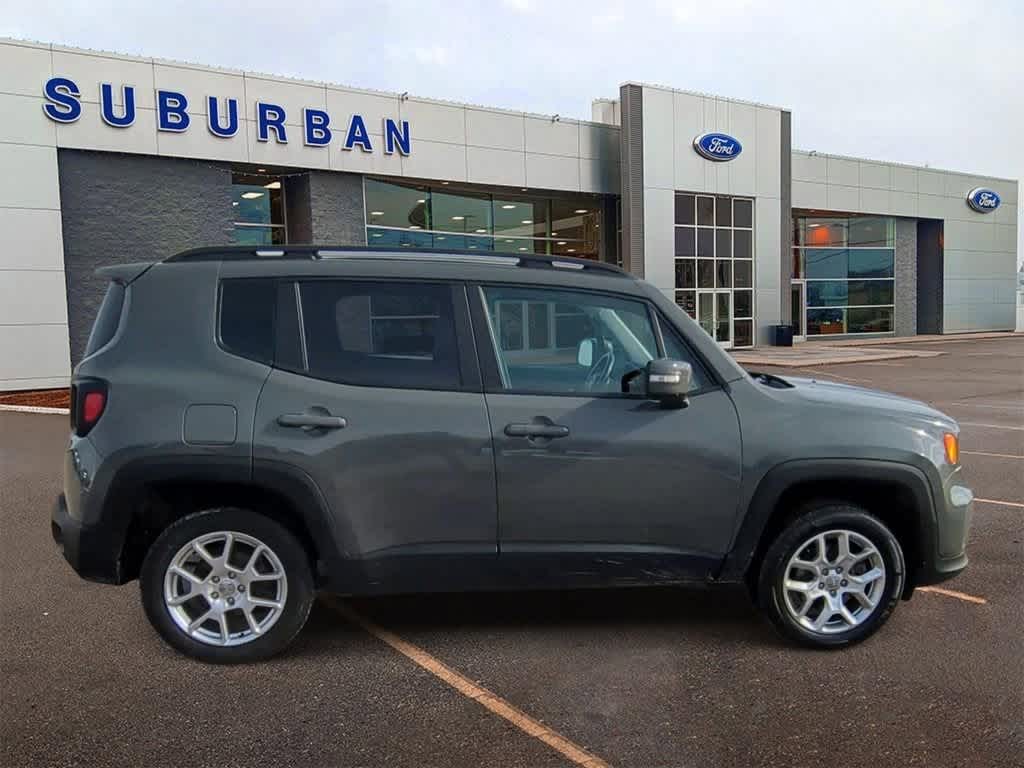 Thumbnail: 2019 Jeep Renegade - 9