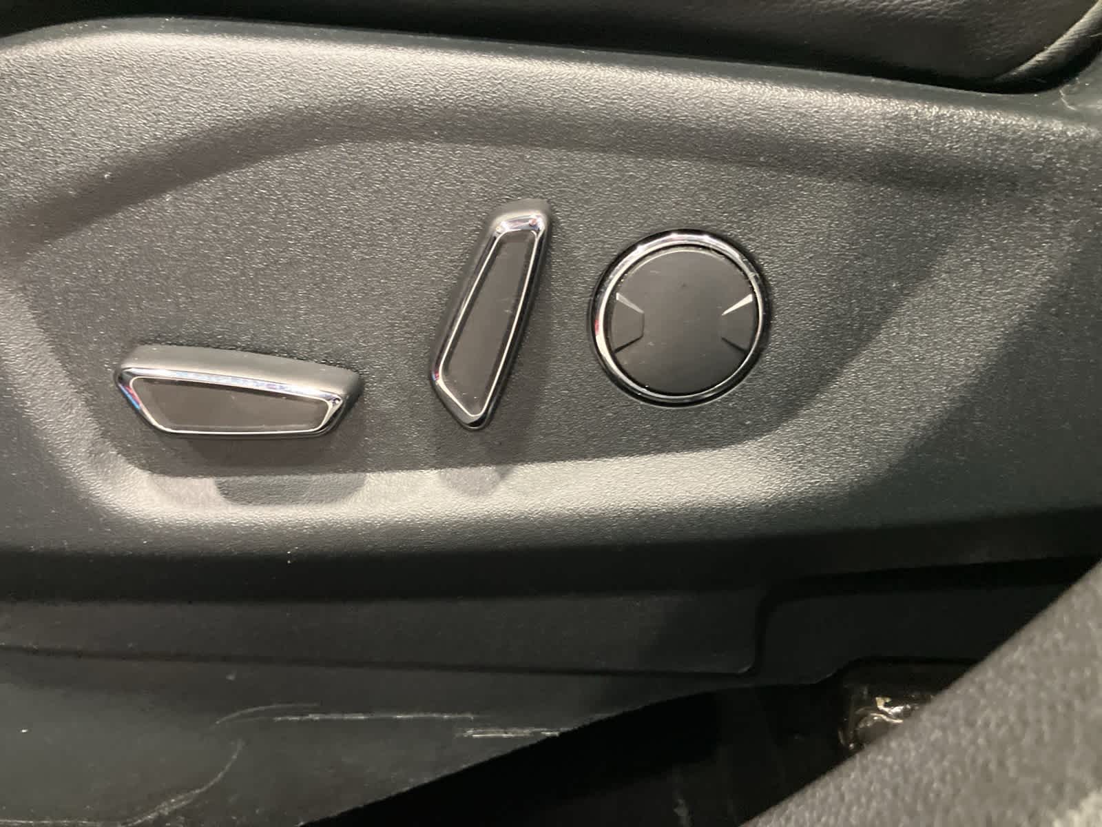 Thumbnail: 2018 Ford Explorer - 14