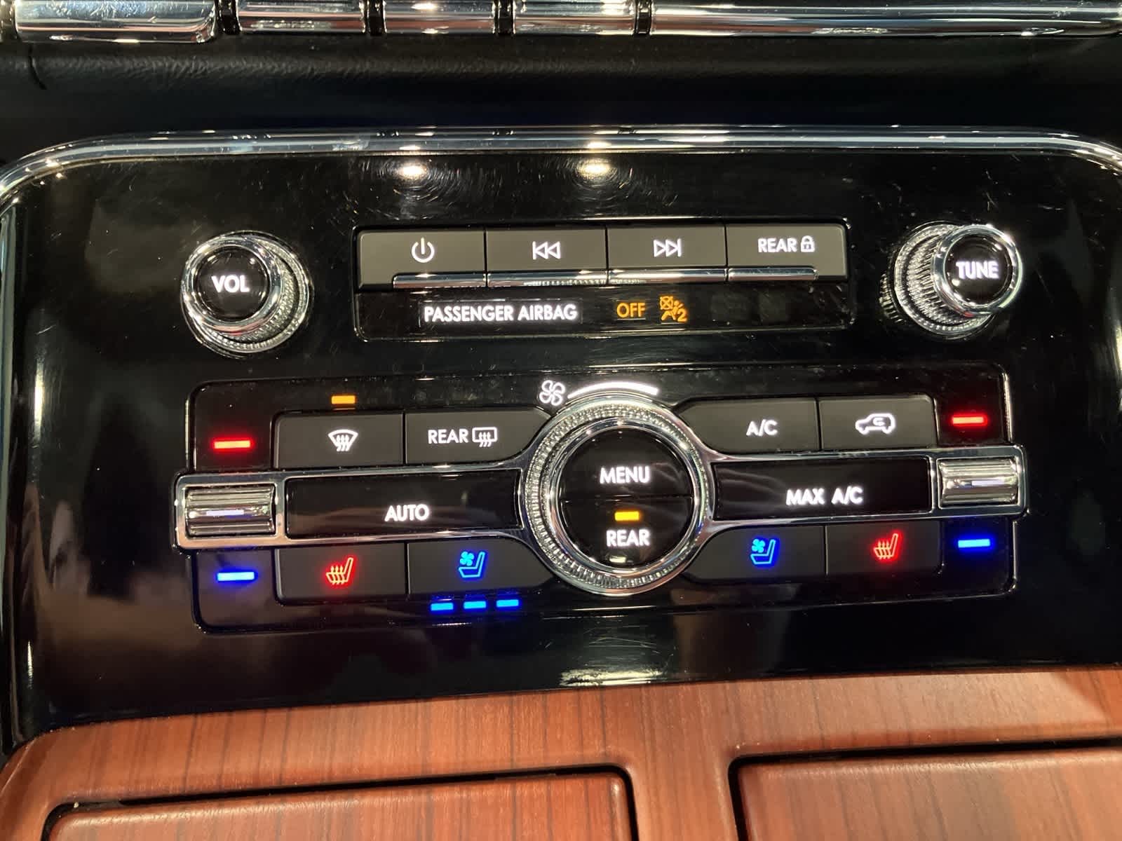 Thumbnail: 2023 Lincoln Navigator - 20