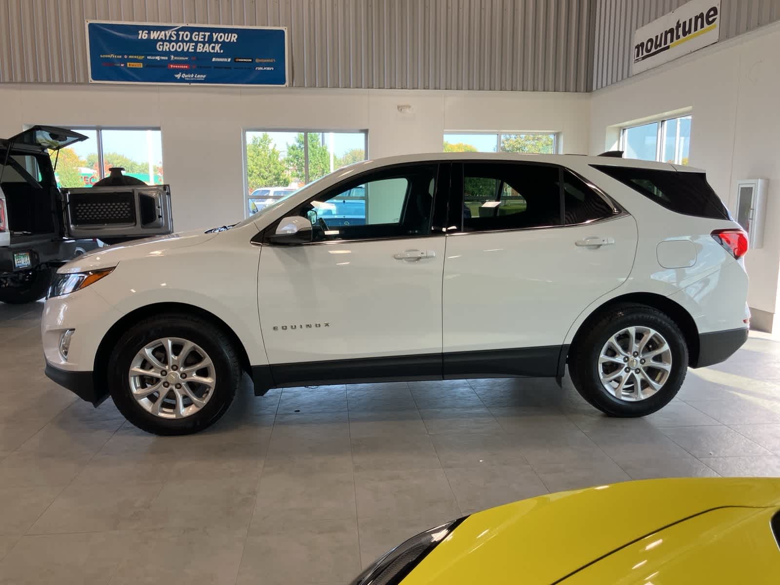 Thumbnail: 2019 Chevrolet Equinox - 8