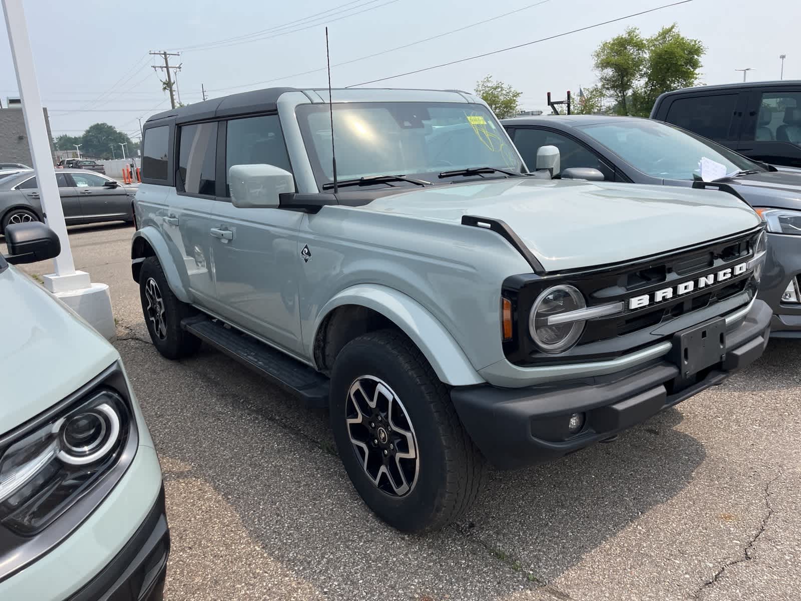 Thumbnail: 2022 Ford Bronco - 18