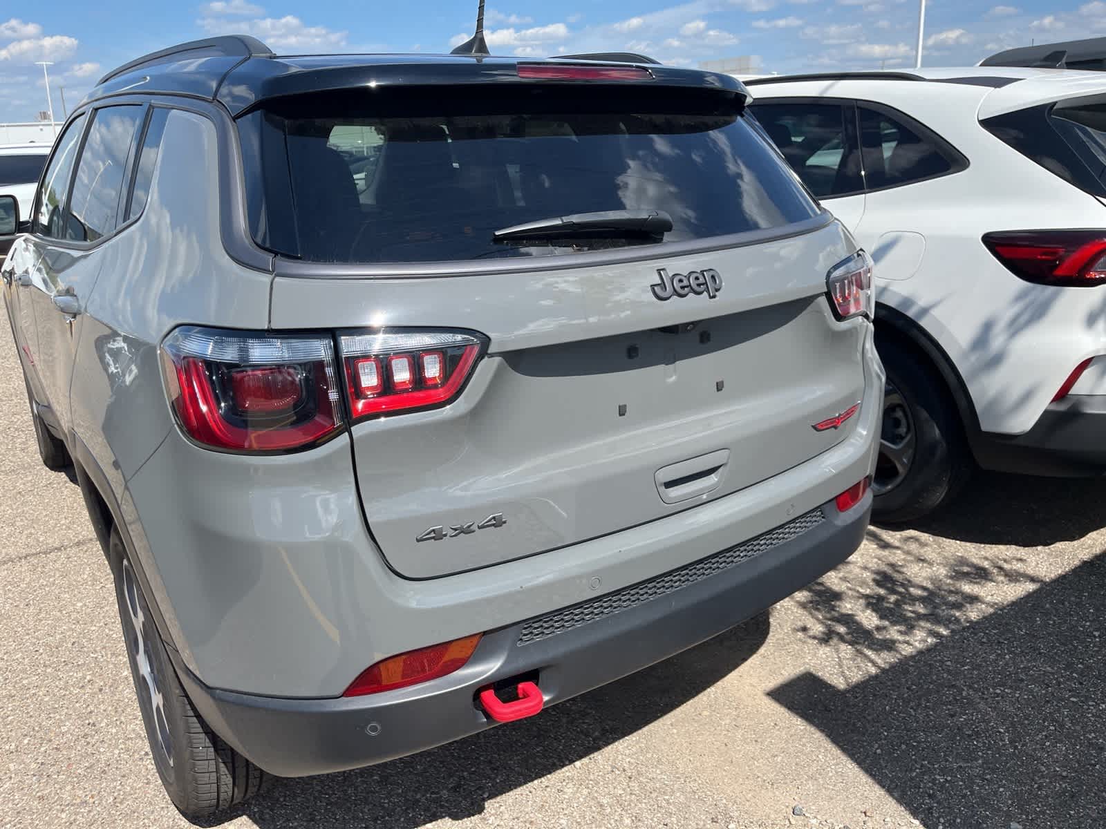 Thumbnail: 2022 Jeep Compass - 11