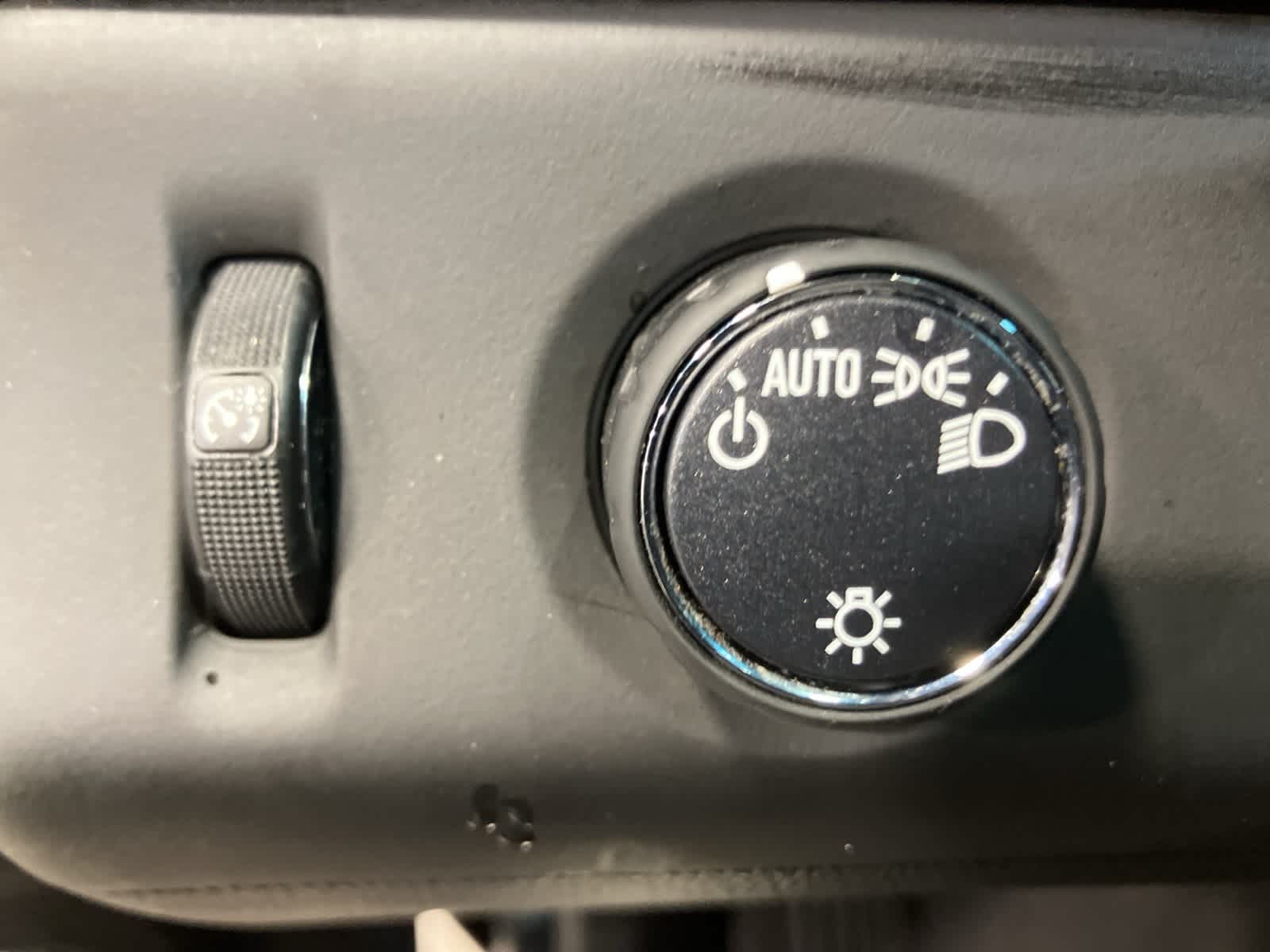 Thumbnail: 2019 Chevrolet Tahoe - 15