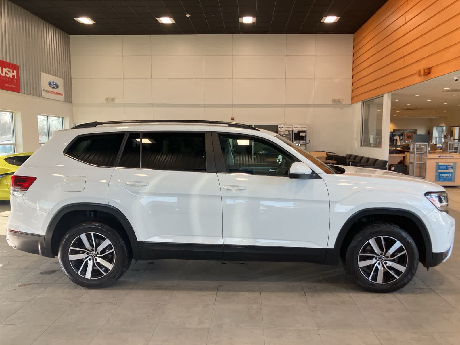 Thumbnail: 2021 Volkswagen Atlas - 4