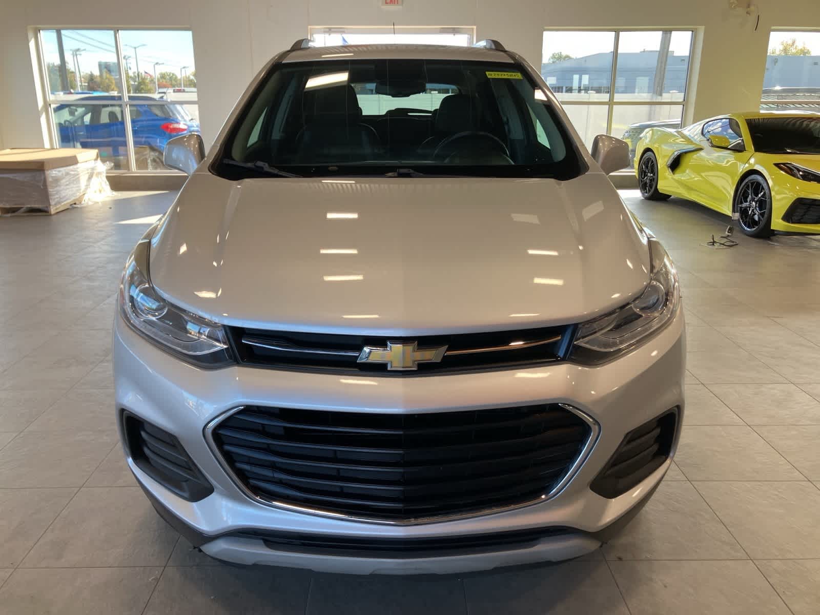 Thumbnail: 2017 Chevrolet Trax - 2