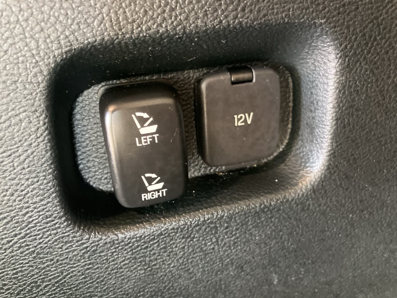 Thumbnail: 2019 Ford Edge - 28