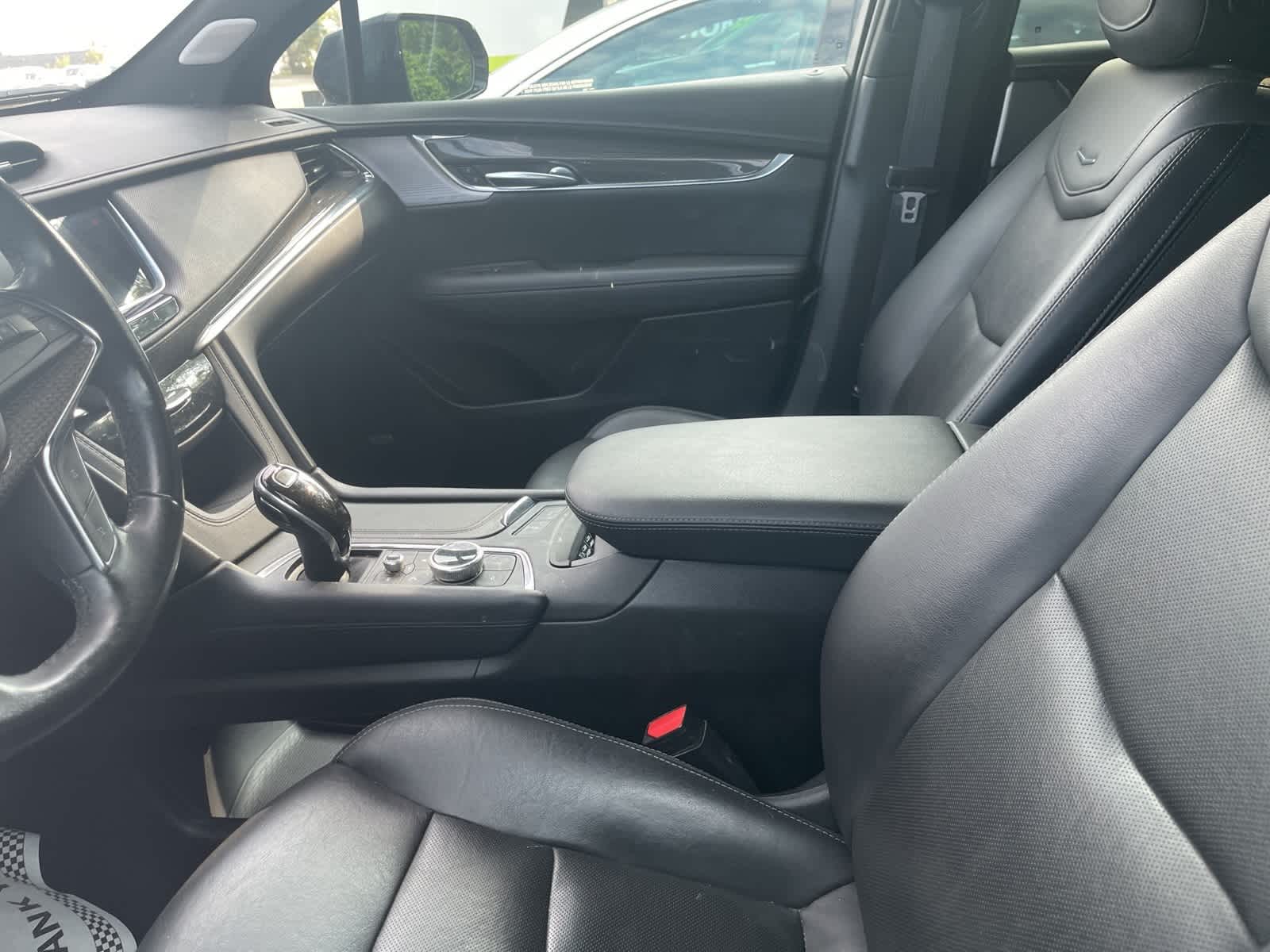 Thumbnail: 2021 Cadillac XT5 - 23
