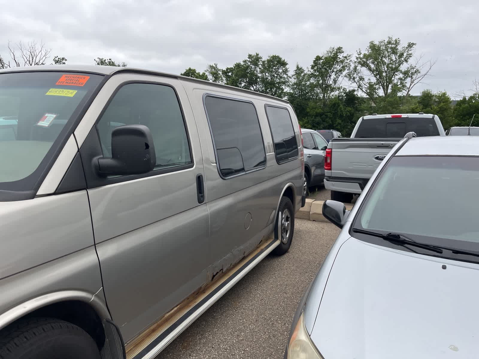 Thumbnail: 2004 GMC Savana - 5