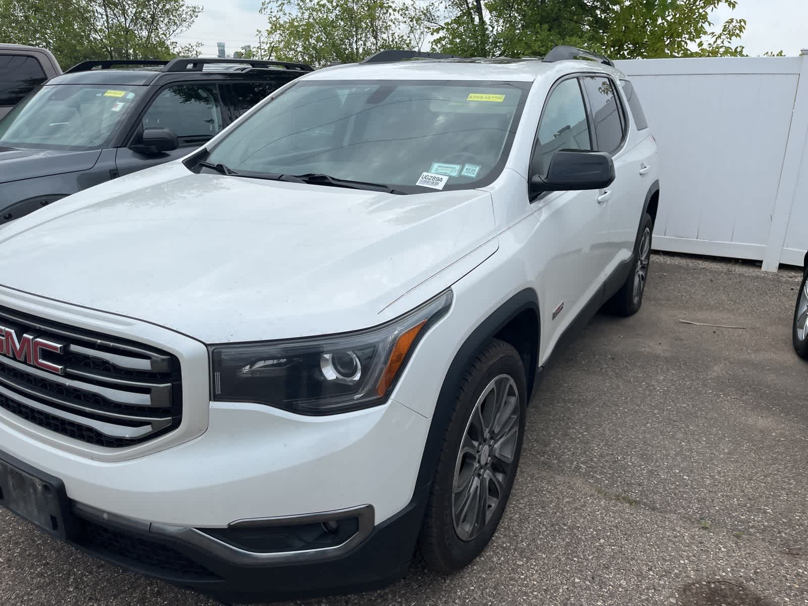 Thumbnail: 2017 GMC Acadia - 4