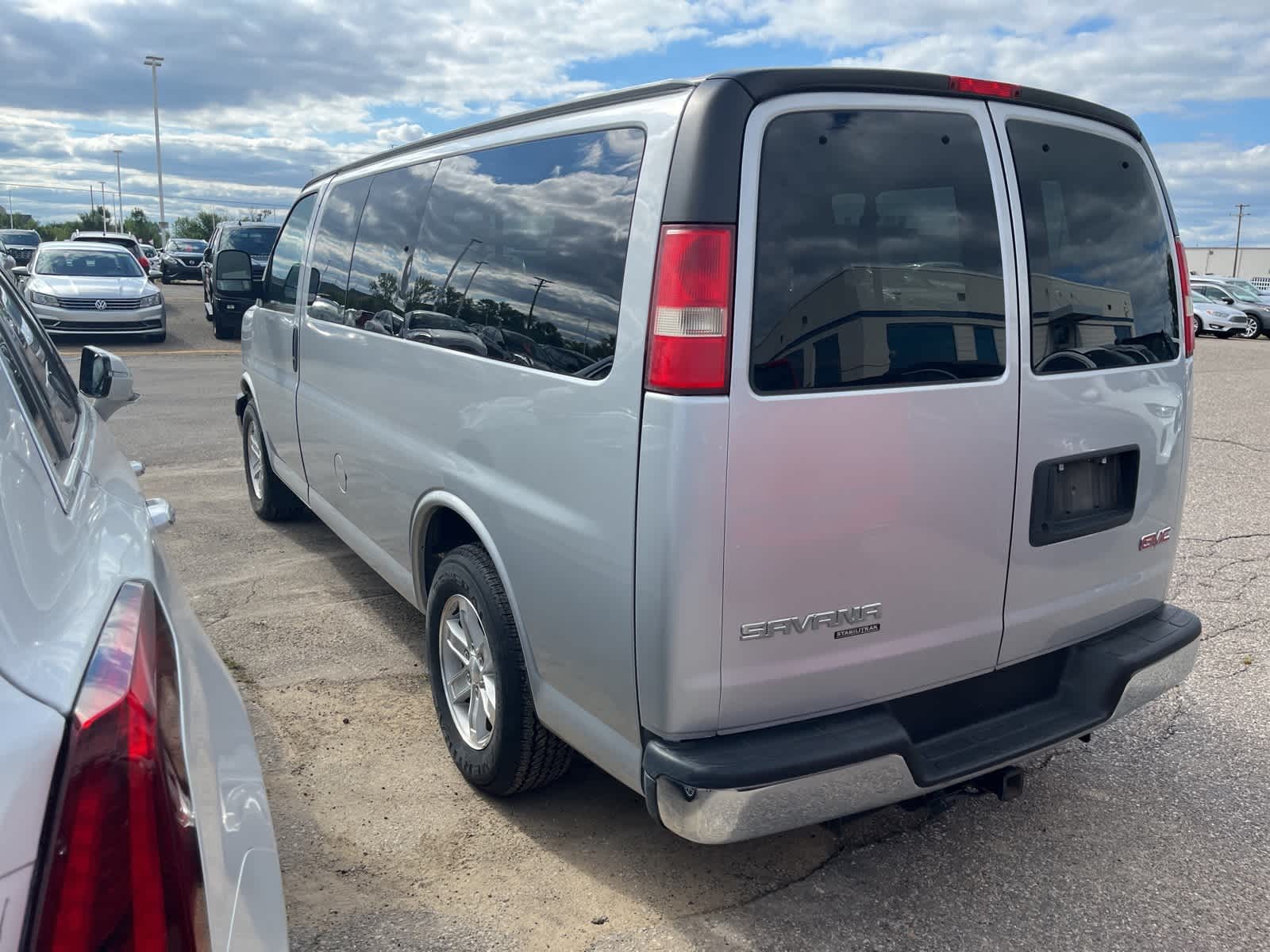 Thumbnail: 2014 GMC Savana - 9