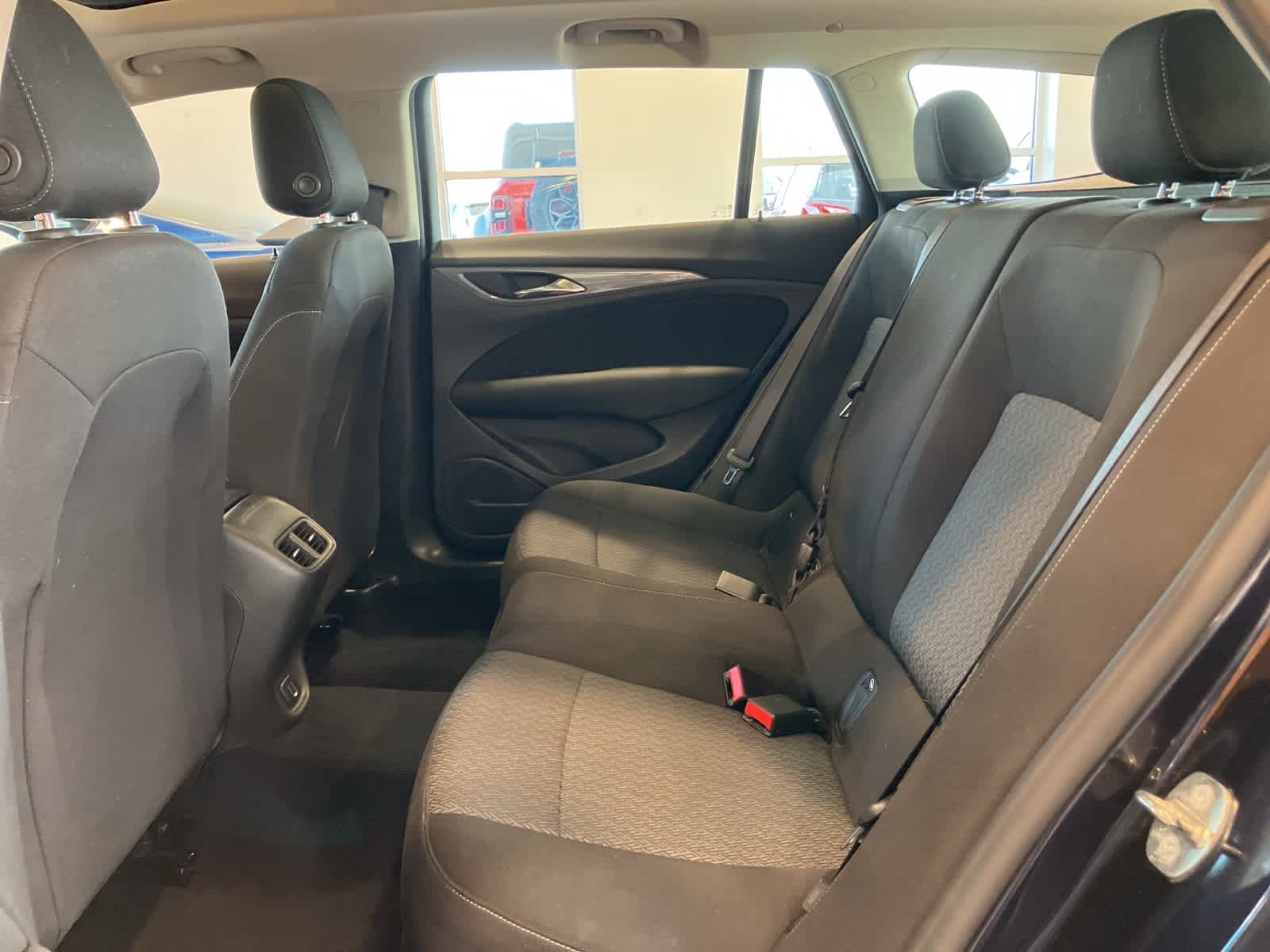 Thumbnail: 2018 Buick Regal - 26