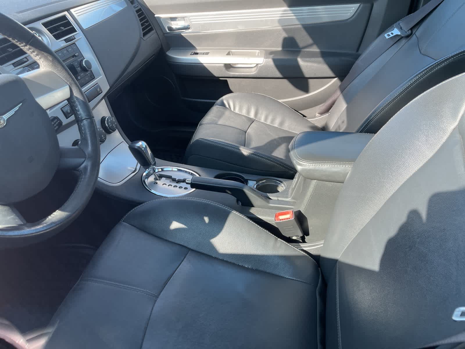 Thumbnail: 2009 Chrysler Sebring - 25