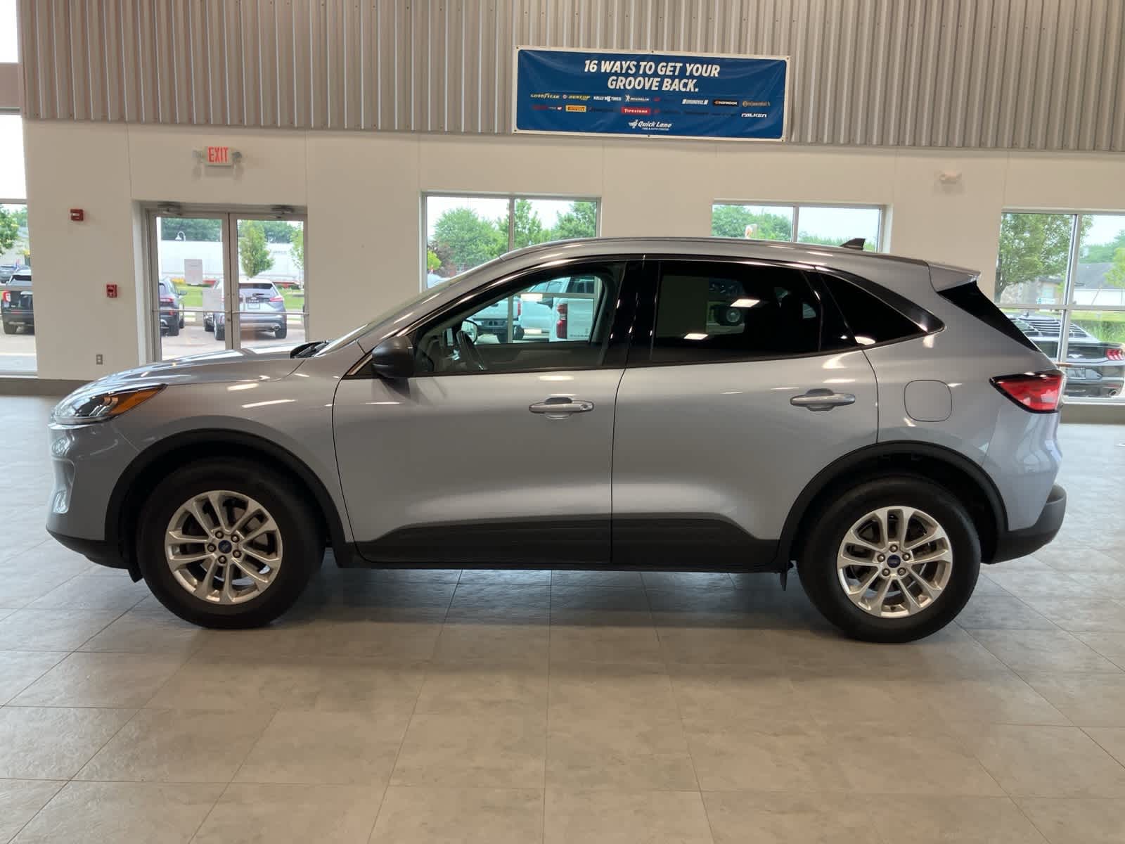 Thumbnail: 2022 Ford Escape - 8