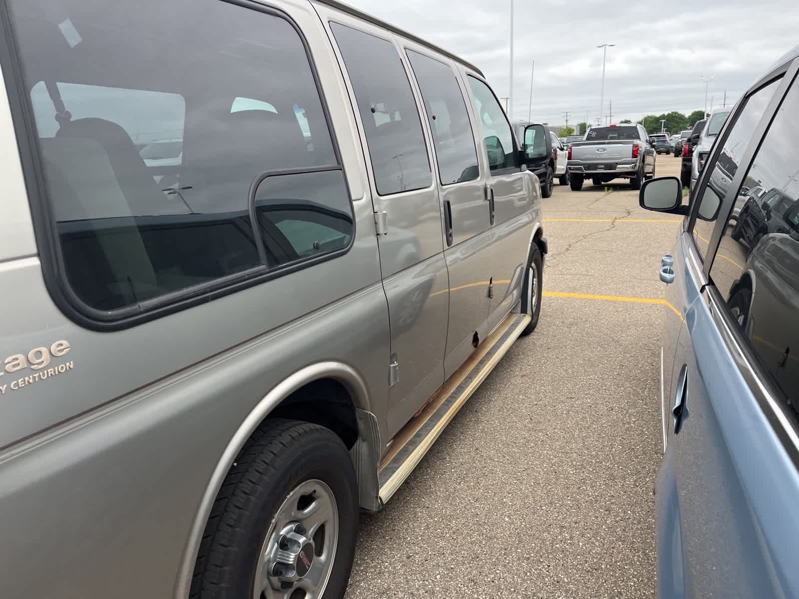 Thumbnail: 2004 GMC Savana - 16