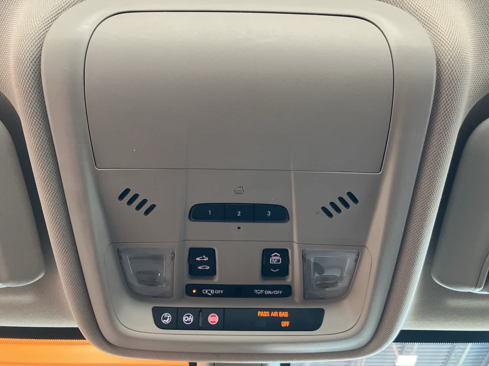 Thumbnail: 2018 Buick Regal - 23