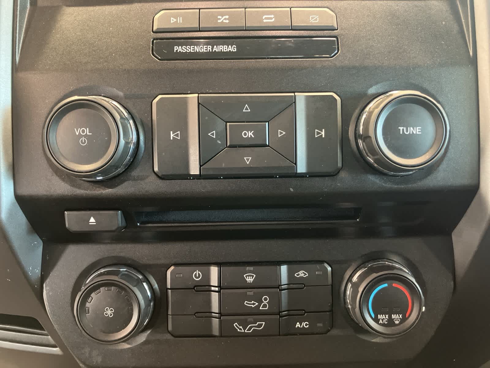 Thumbnail: 2018 Ford F-150 - 17