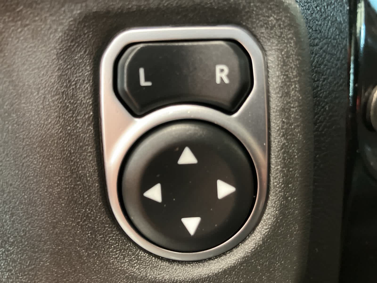 Thumbnail: 2022 Jeep Wrangler - 12