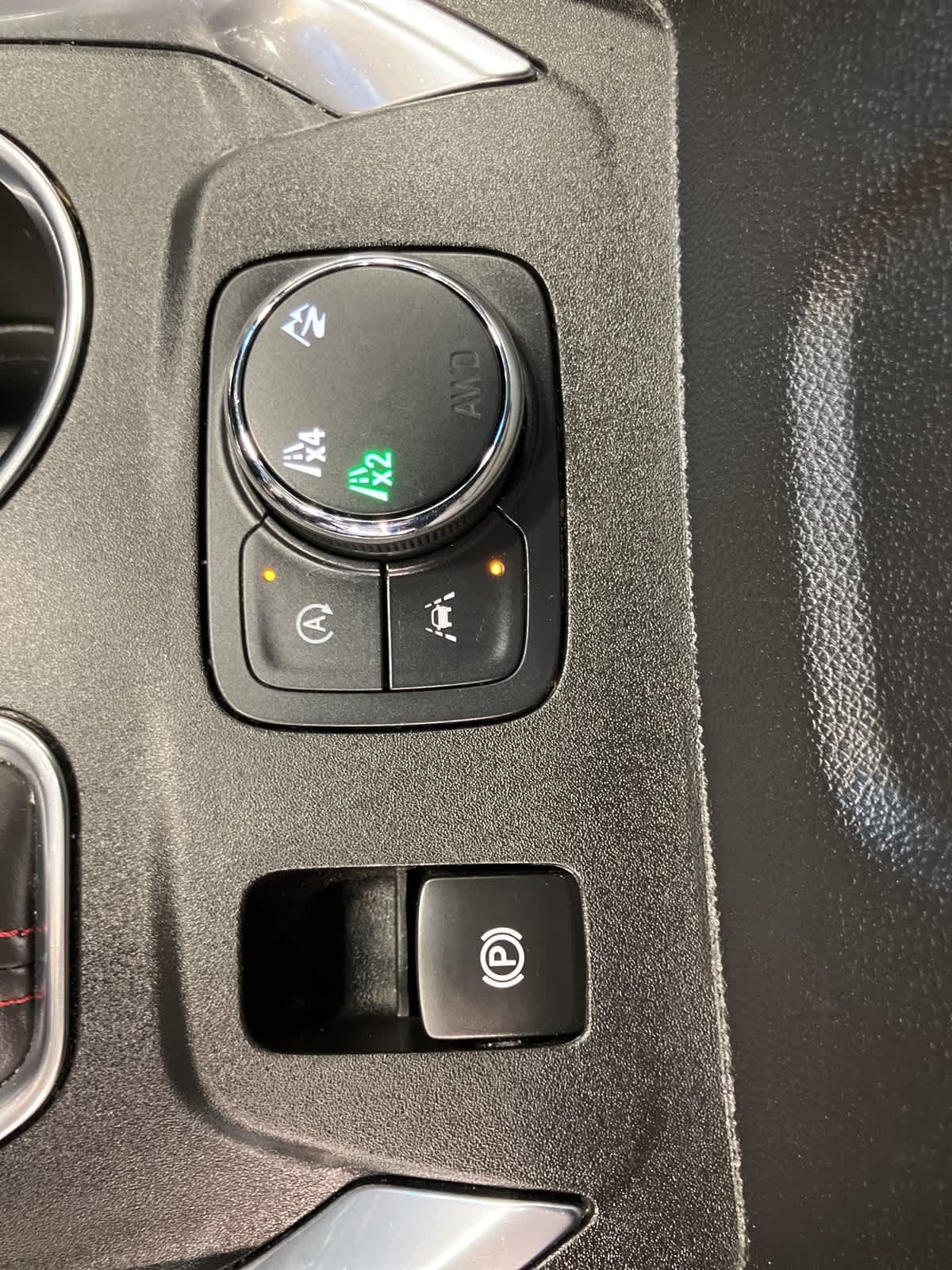 Thumbnail: 2022 Chevrolet Traverse - 21