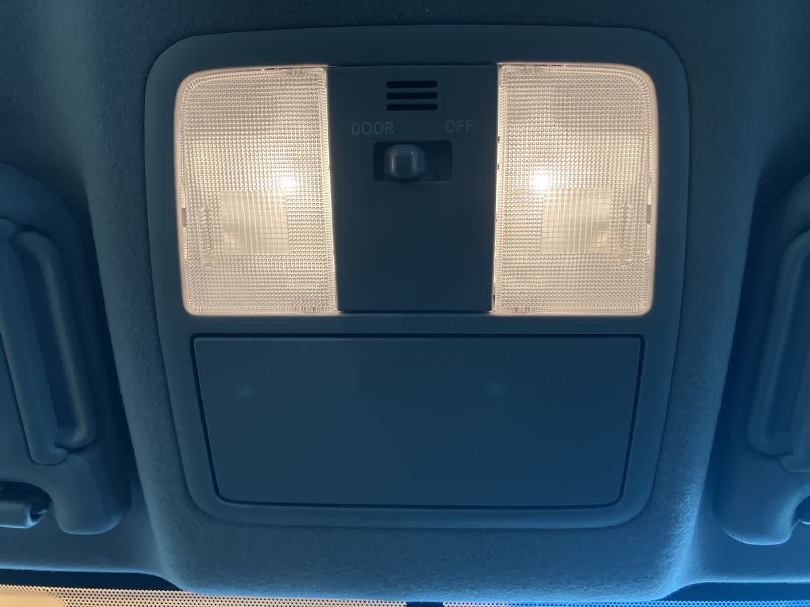 Thumbnail: 2012 Toyota RAV4 - 21