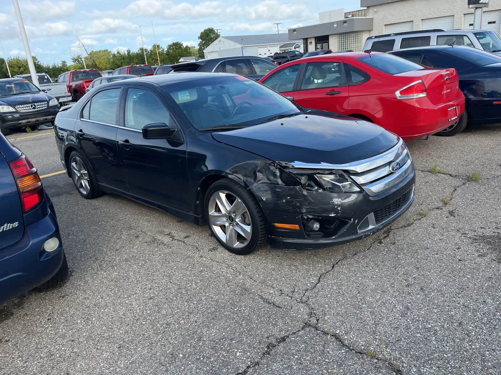 Thumbnail: 2010 Ford Fusion - 16