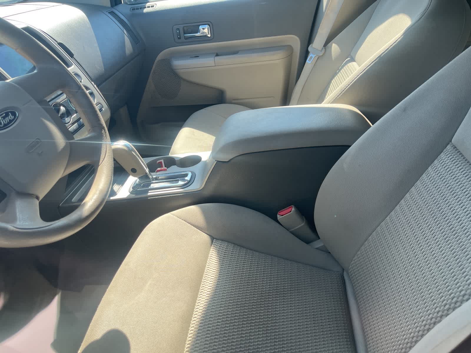 Thumbnail: 2010 Ford Edge - 24