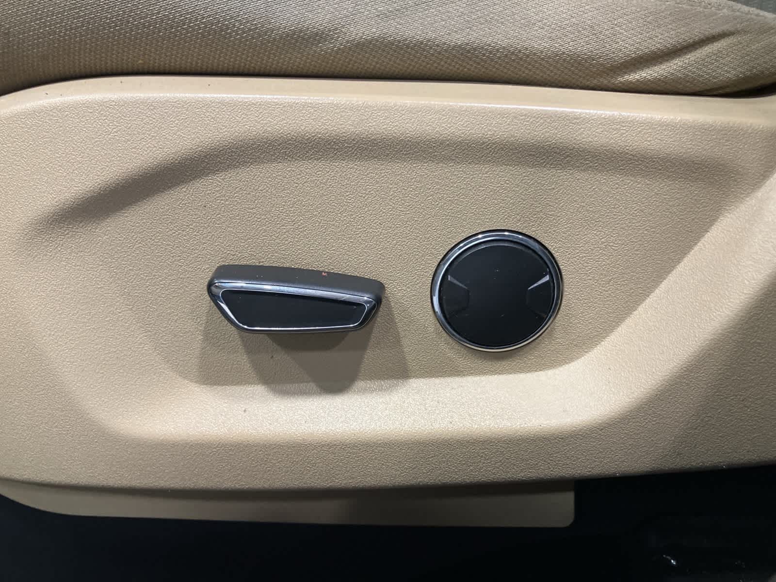 Thumbnail: 2017 Ford Explorer - 11