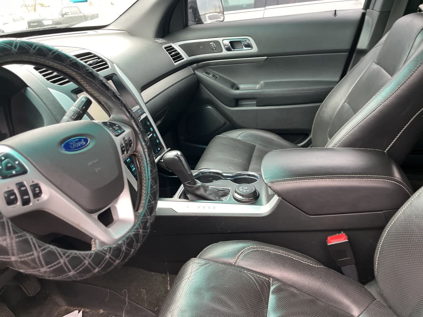 Thumbnail: 2015 Ford Explorer - 26