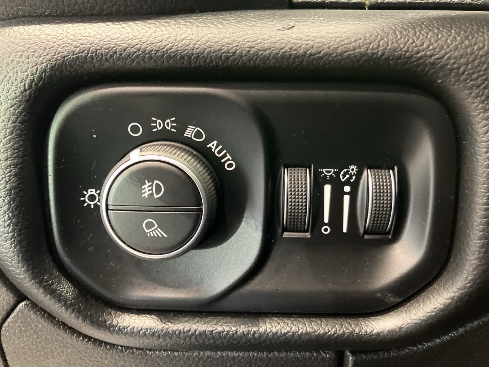 Thumbnail: 2019 RAM 1500 - 13