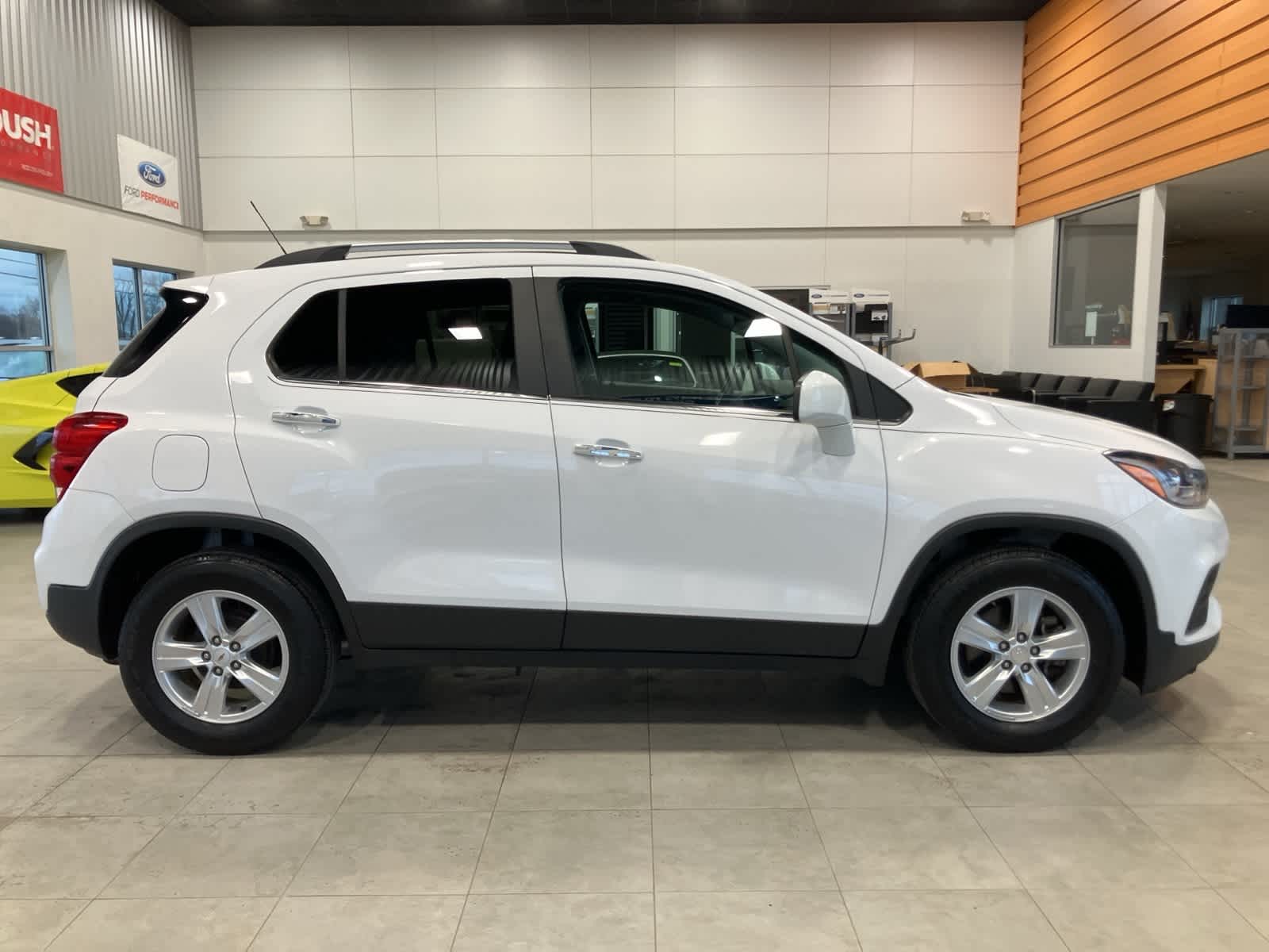 Thumbnail: 2018 Chevrolet Trax - 4