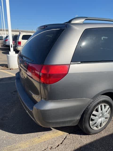 2004 Toyota Sienna LE 6