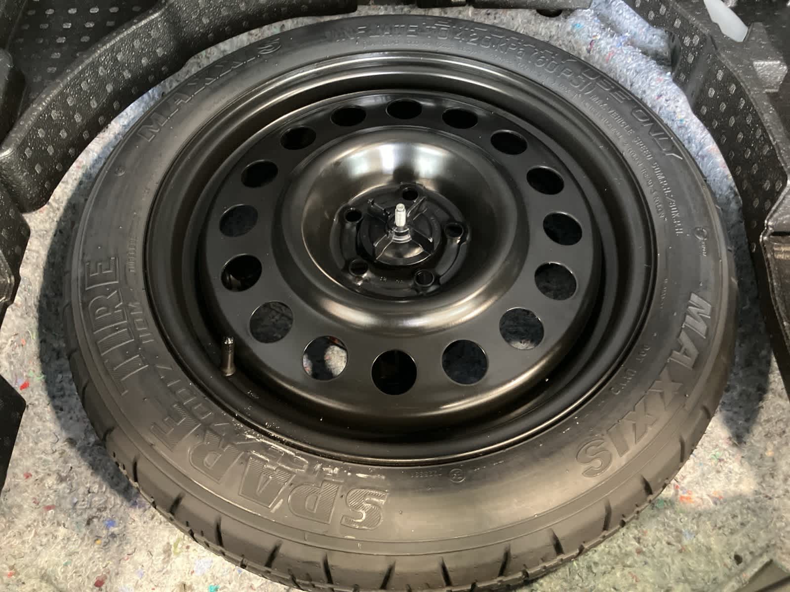 Thumbnail: 2023 Ford Escape - 32