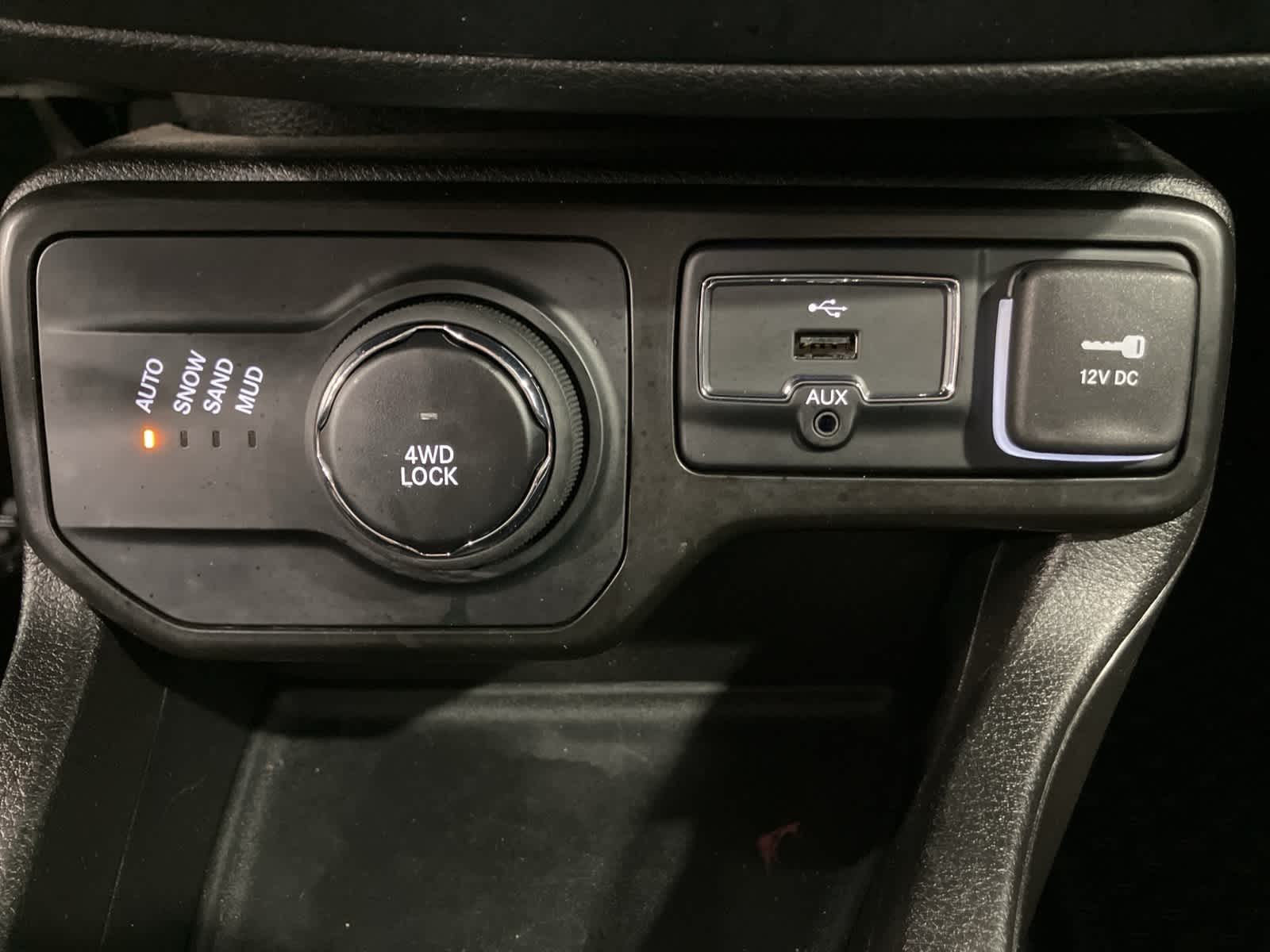 Thumbnail: 2023 Jeep Renegade - 18