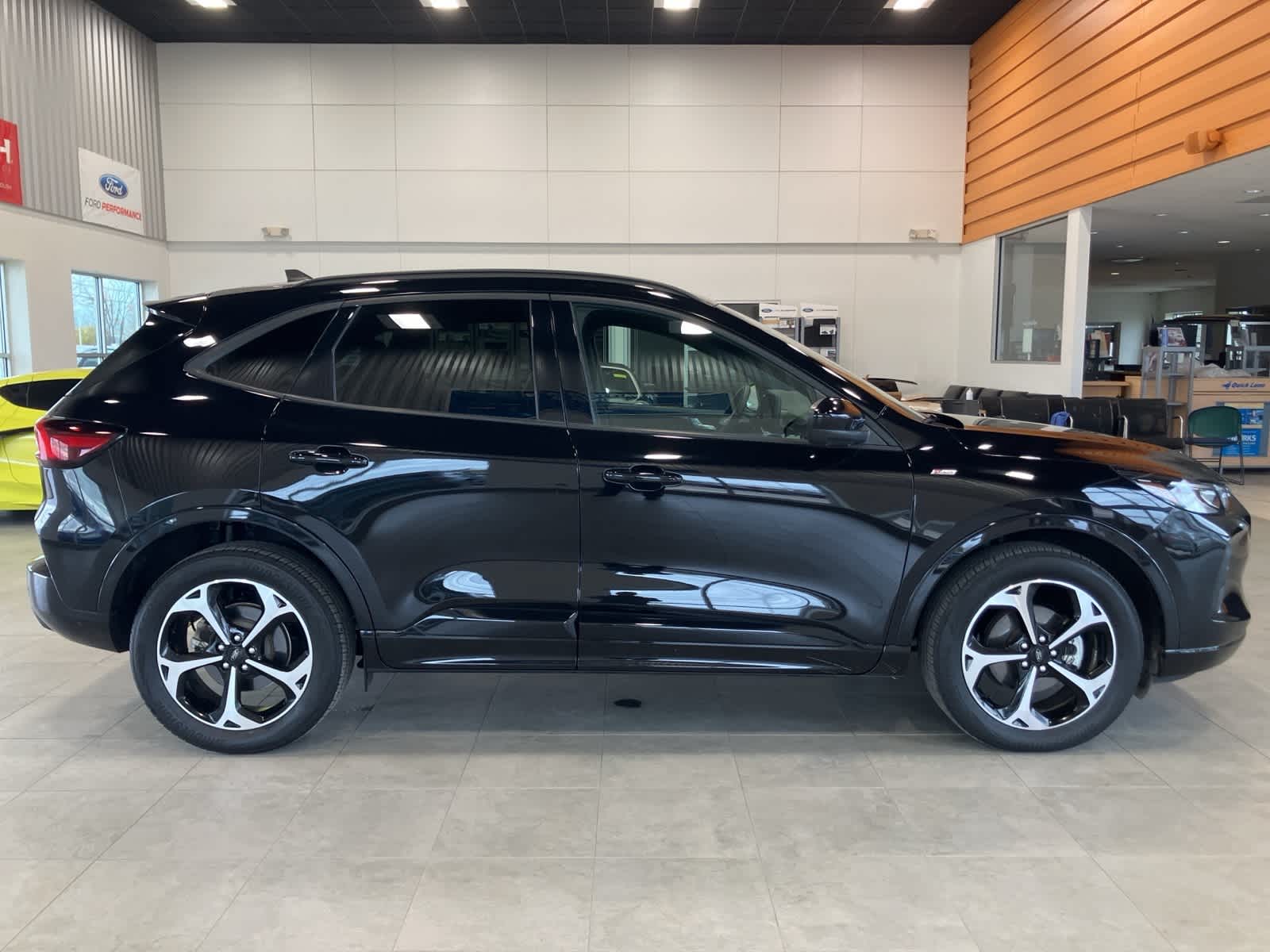 Thumbnail: 2023 Ford Escape - 4