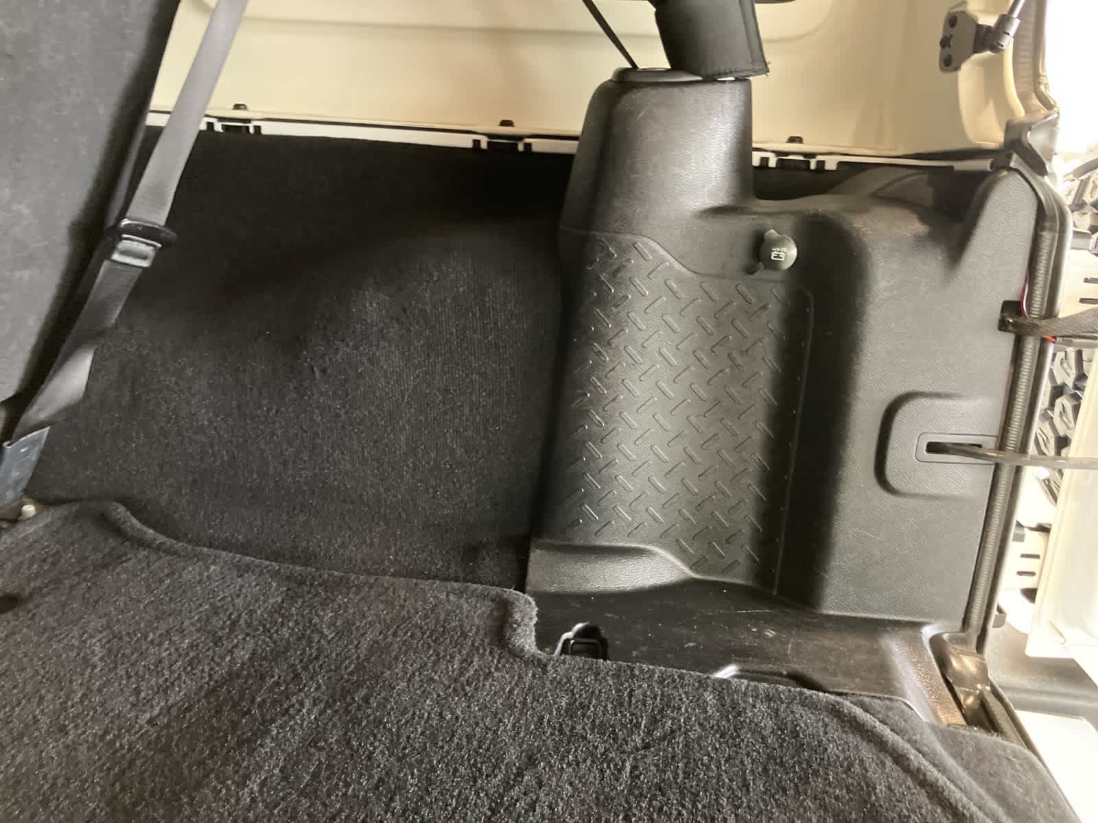 Thumbnail: 2016 Jeep Wrangler - 27