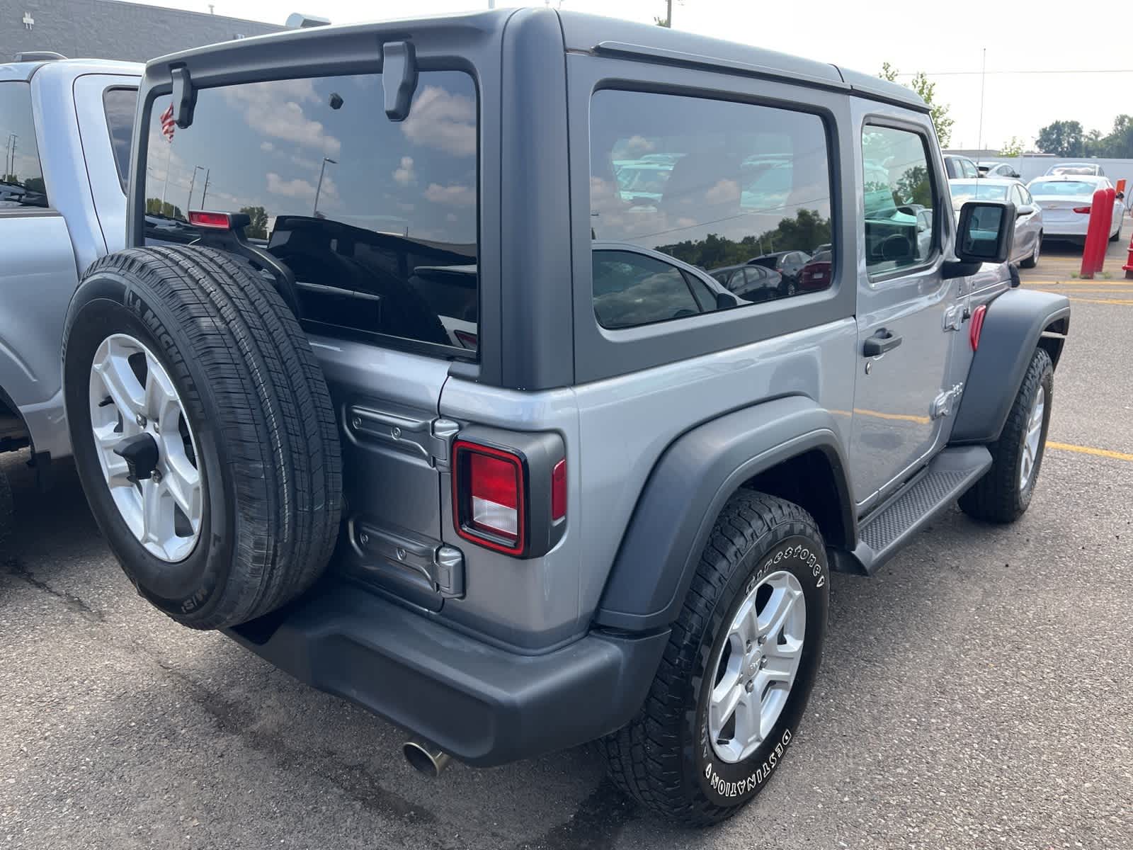 Thumbnail: 2020 Jeep Wrangler - 13