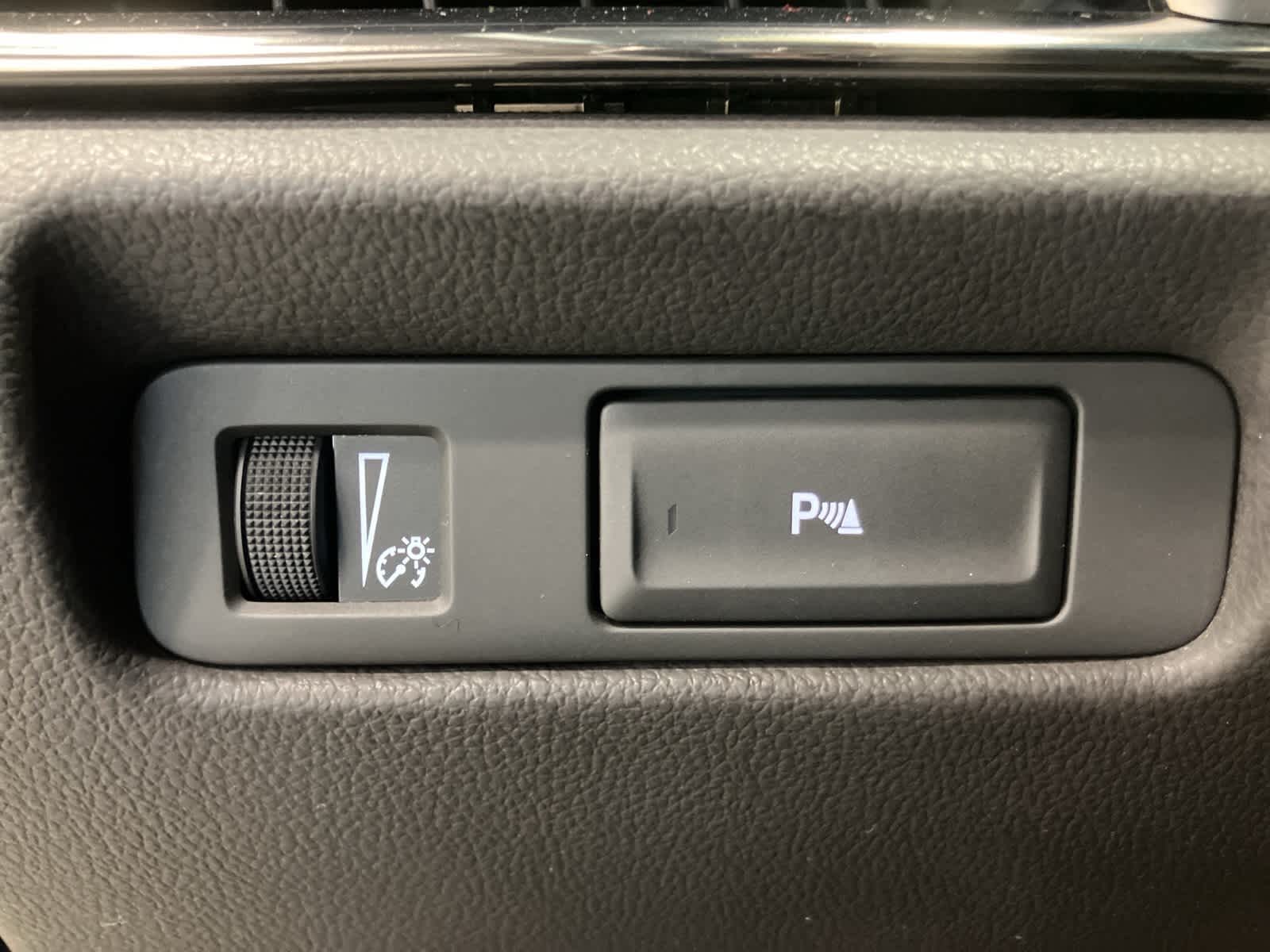 Thumbnail: 2015 Cadillac ATS - 17