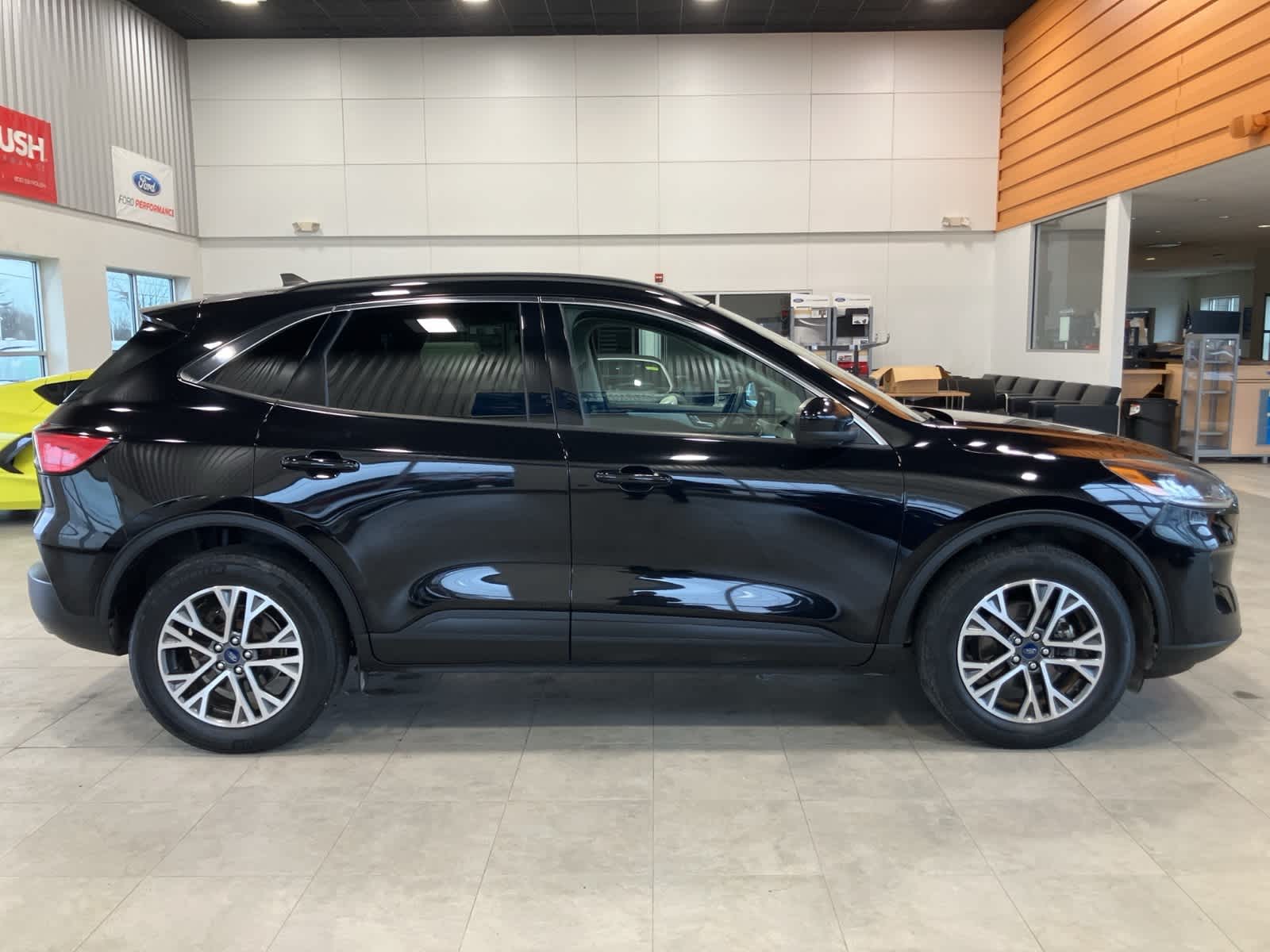 Thumbnail: 2020 Ford Escape - 4