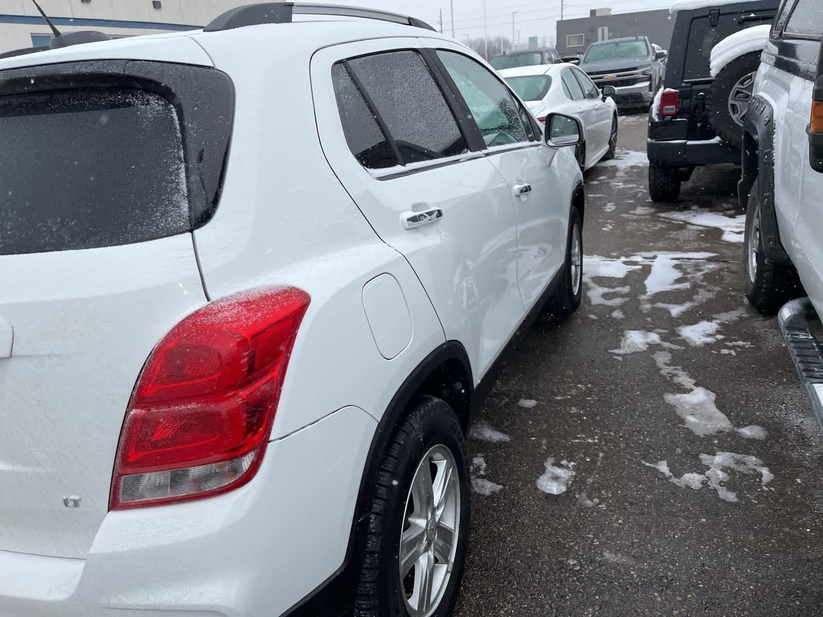 Thumbnail: 2017 Chevrolet Trax - 13