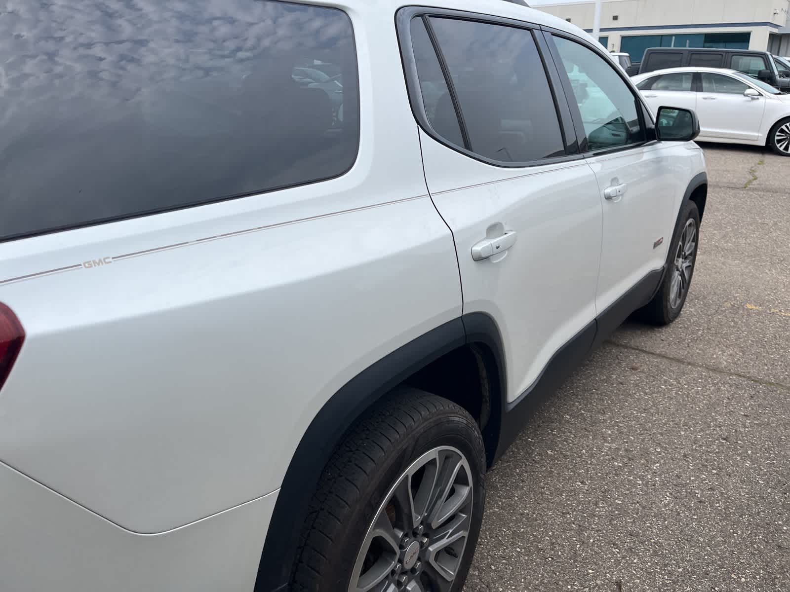 Thumbnail: 2017 GMC Acadia - 14