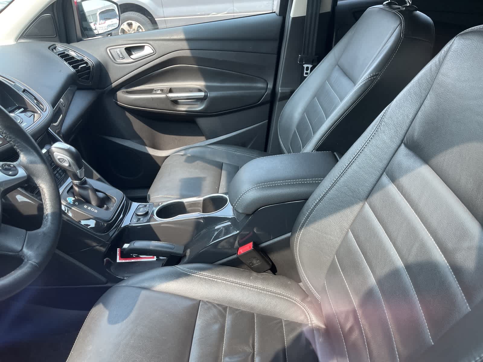 Thumbnail: 2015 Ford Escape - 20