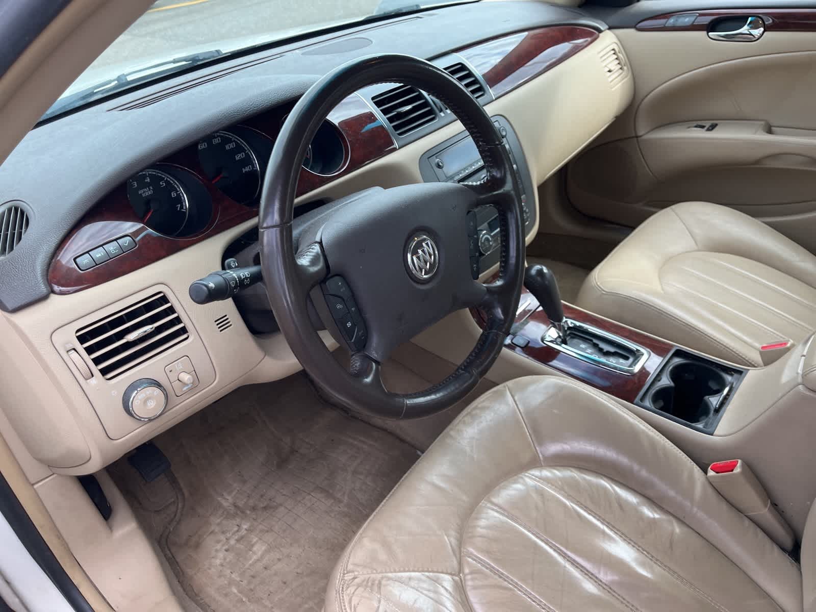 Thumbnail: 2010 Buick Lucerne - 26