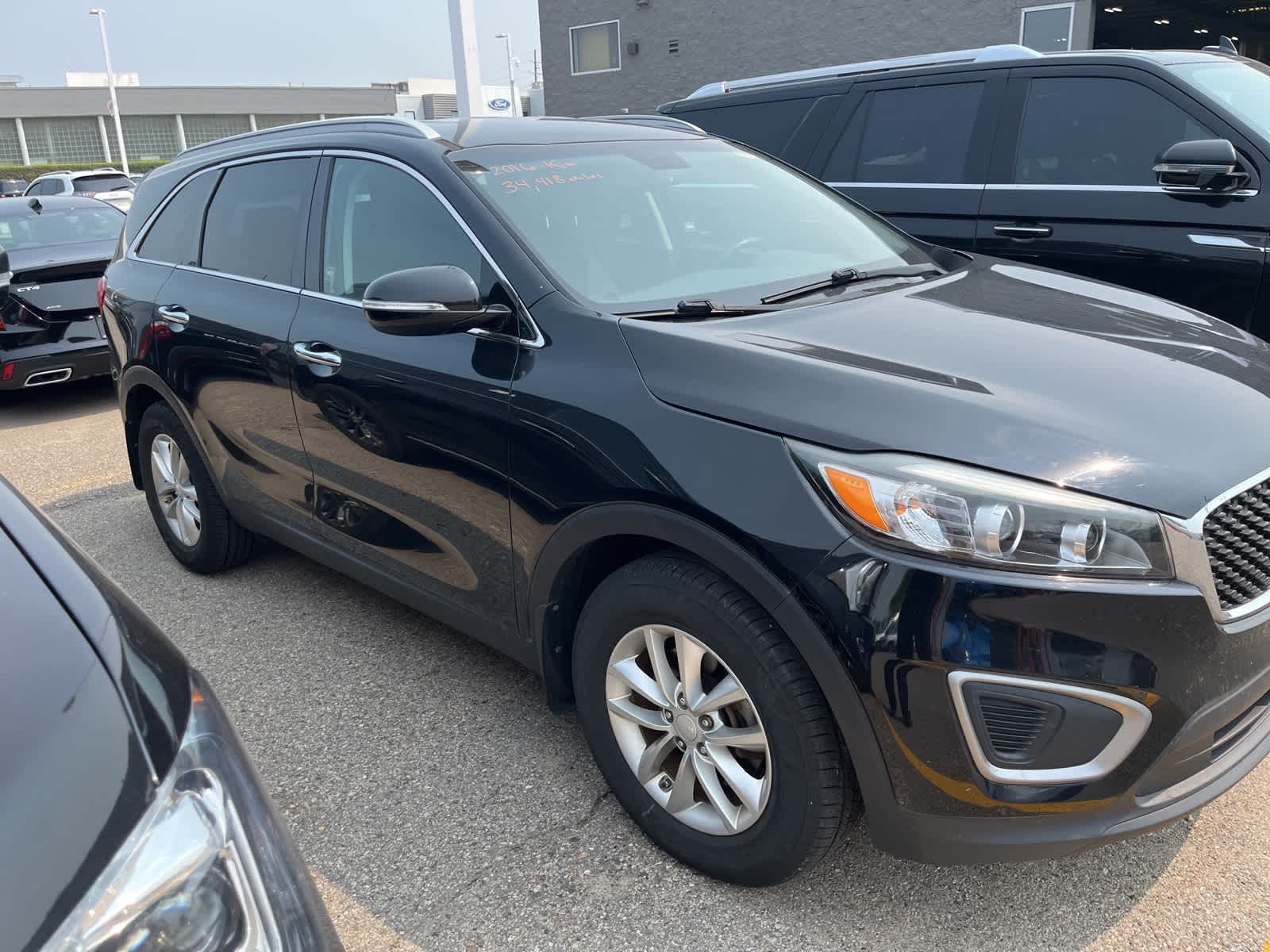 Thumbnail: 2016 Kia Sorento - 16