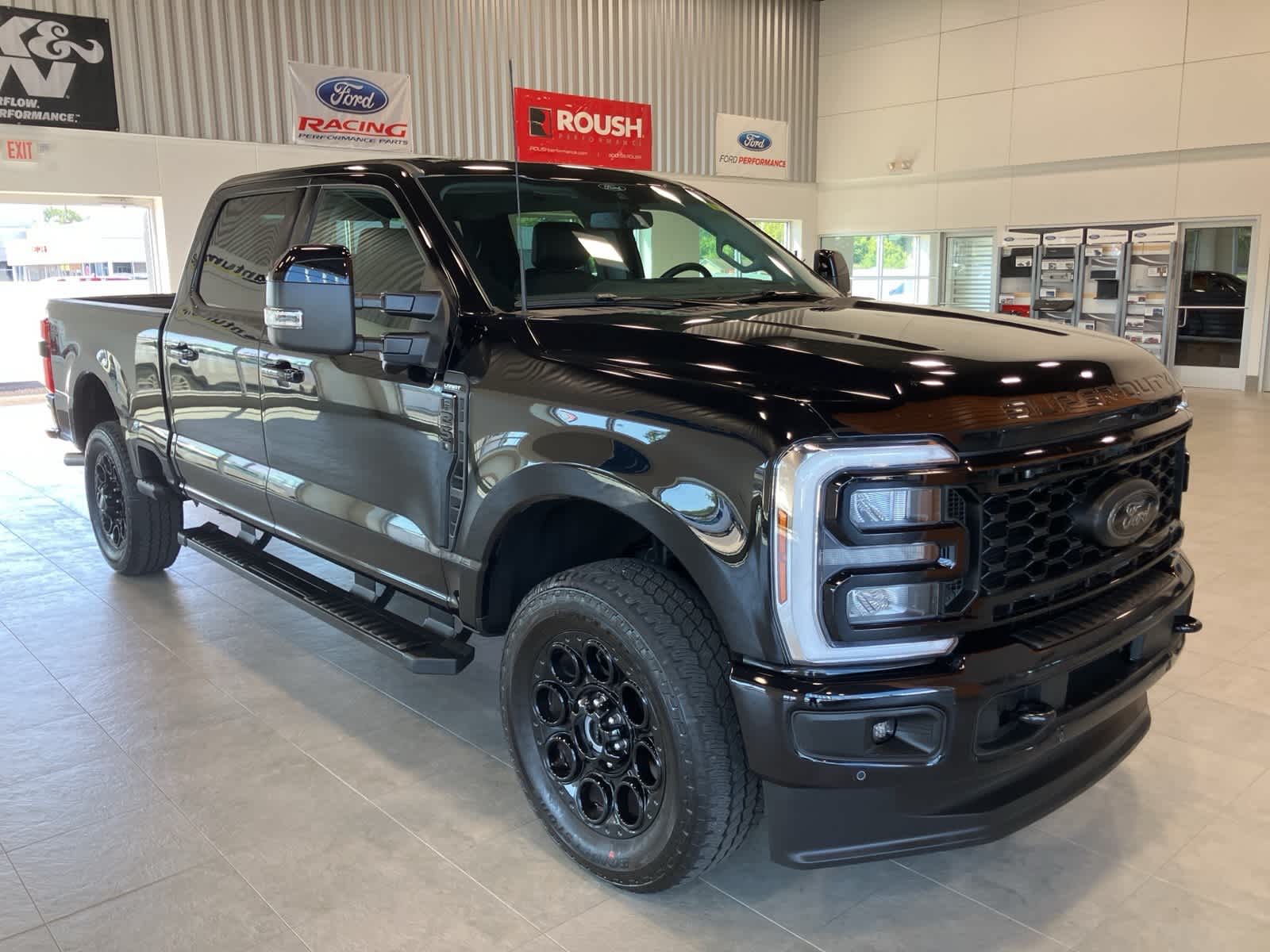 2025 Ford F-250 Lariat photo 3