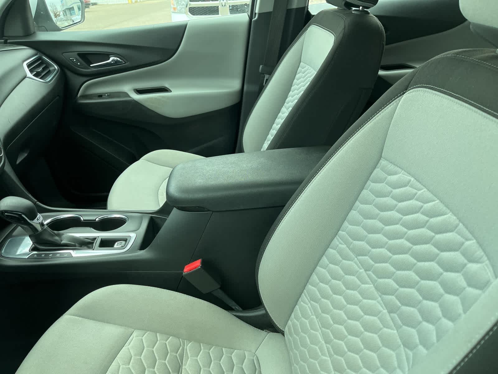 Thumbnail: 2022 Chevrolet Equinox - 25