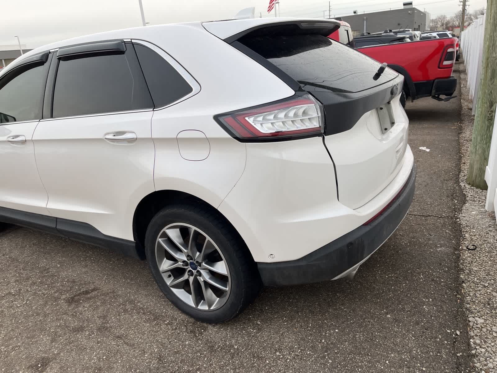 Thumbnail: 2016 Ford Edge - 10